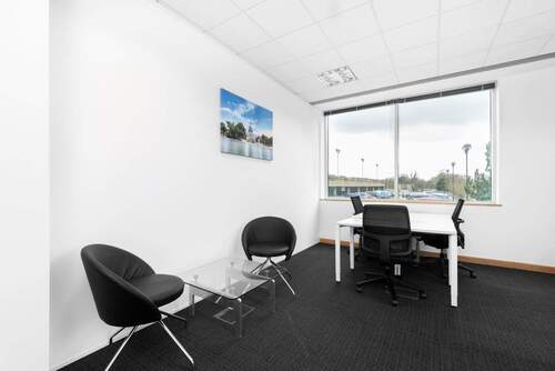Regus Arlington Square (298) Bracknell UK Office - - Buchen Sie Büroräume in Regus Von Richthofen Park für 3 Personen bei denen Sie sich um nichts mehr kümmern müssen