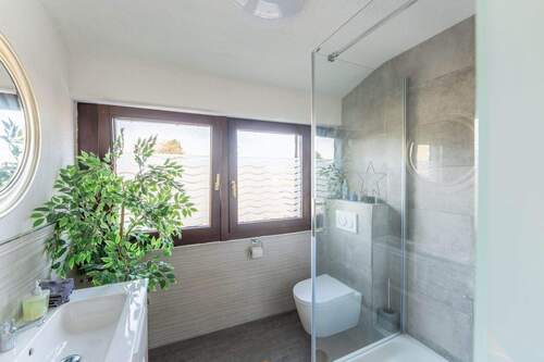 Badezimmer Dachgeschoss - 
