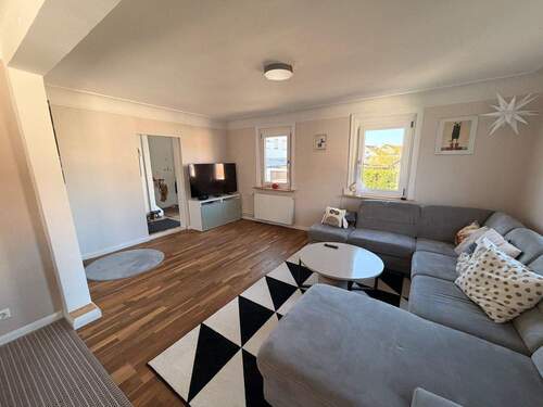 Wohnzimmer - Doppelhaushälfte mit 112,00 m&sup2; in Straubenhardt zum Kaufen