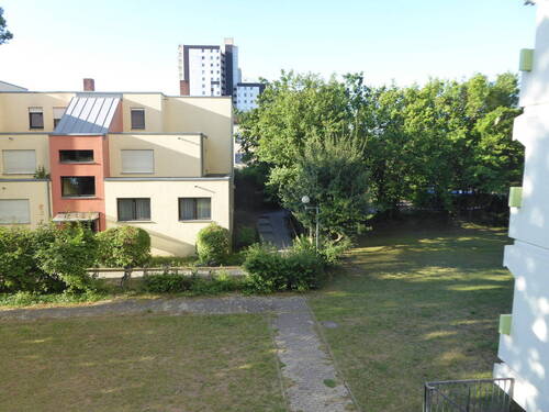Ausblick vom Balkon - 2 Zimmer Etagenwohnung in Erlangen