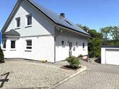 Außenansicht - Geräumiges und gepflegtes Einfamilienhaus mit Doppelgarage - Ruhige Lage in Fuldatal-Ihringshausen