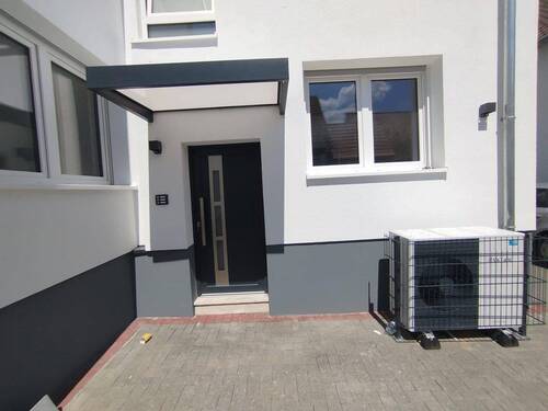 Hauseingang - Exklusive 3-Zimmer-Dachgeschosswohnung mit gehobener Innenaustattung in Hanau