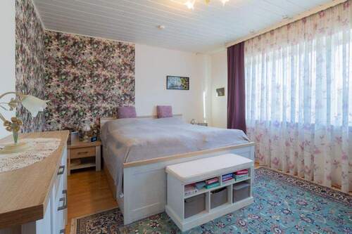 Schlafzimmer im Erdgschoss - 