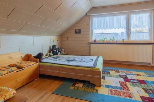 Großzügiges Schlafzimmer - 