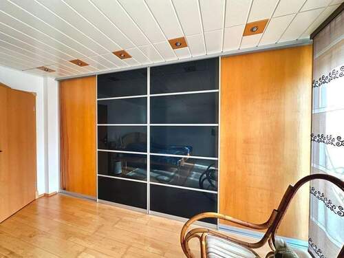 Einbauschrank im Schlafzimmer.jpg - 