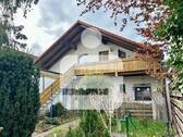 Titel - Wohnhaus mit Ausbaupotenzial...Solides EFH mit Garage in Hemhofen