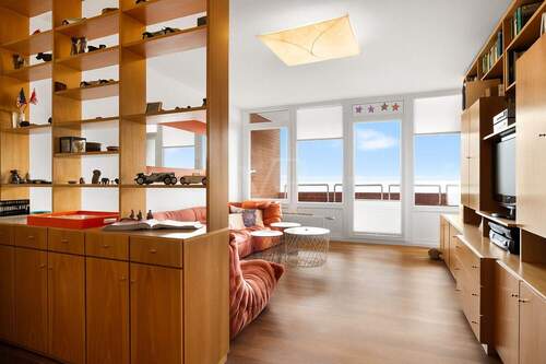 Blick ins Wohnzimmer - Etagenwohnung mit 64,20 m² in Wilhelmshaven zum Kaufen