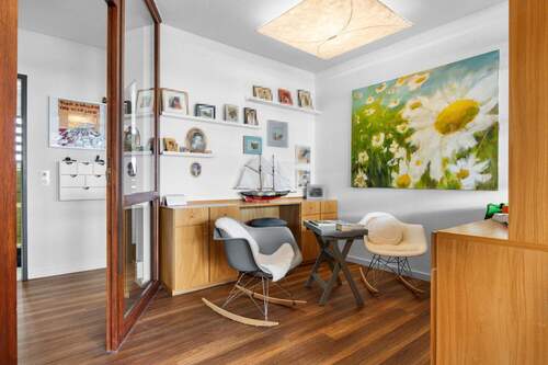 indirekt getrennter Bereich im Wohnzimmer - 