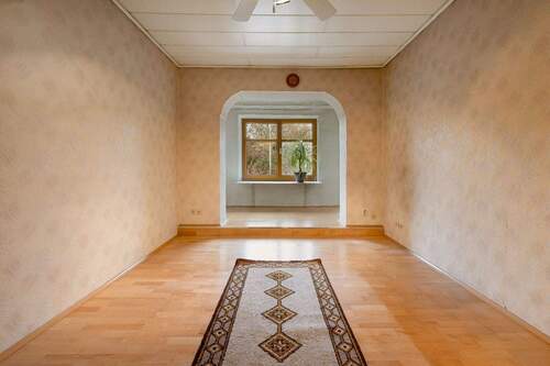 Wohnzimmer - 3 Zimmer Etagenwohnung zum Kaufen in Duisburg