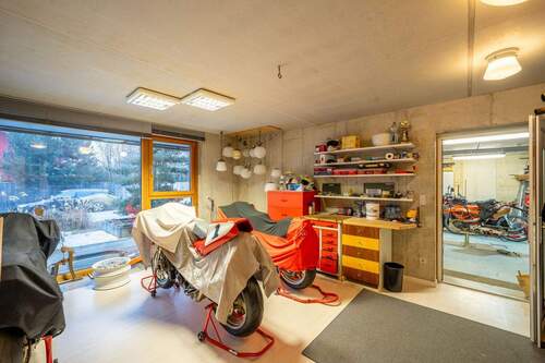 Ausstellung oder Büro im UG - 