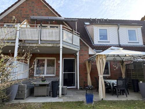 Rückansicht/ große Terrasse - 