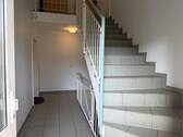 gepflegtes Treppenhaus - 2 Zimmer Einfamilienhaus in Schwarzenbek
