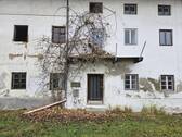Sanierungsbedürftiges Bauernhaus Ansicht von Süden - 