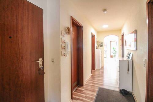 Flur - 3 Zimmer Etagenwohnung zum Kaufen in Waiblingen