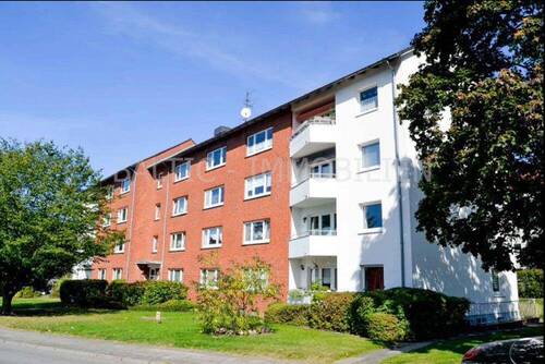 Hausansicht - 2 Zimmer Etagenwohnung zum Kaufen in Lübeck / Kücknitz