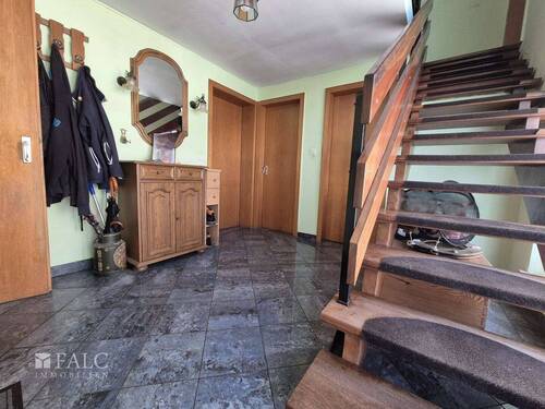 Diele - 8 Zimmer Mehrfamilienhaus, Wohnhaus in Grävenwiesbach