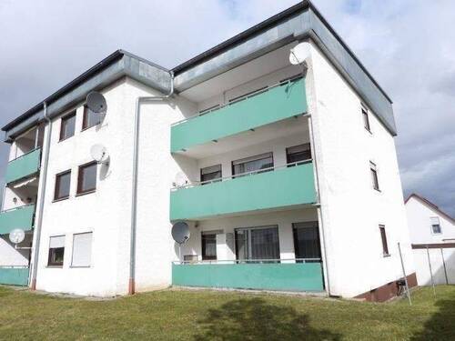 Aussenansicht - Renovierte 3 Zimmerwohnung in Roth