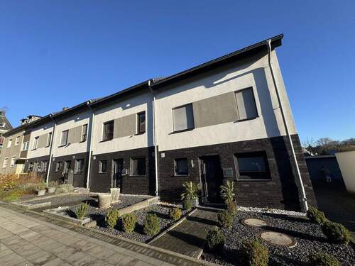 Bild 1 - Neuwertiges Familien-Reihenhaus mit Terrasse, Garage & unverbaubarem Blick (A+ Klasse)