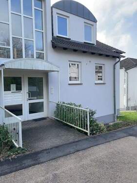 Hauseingang - Etagenwohnung mit 106,00 m&sup2; in Konz zum Kaufen