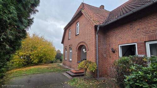 Eingang - 8 Zimmer Mehrfamilienhaus, Wohnhaus zum Kaufen in Bassum