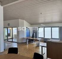 Schöne Bürofläche im Obergeschoss mit Balkon und Stellplätzen - Gaildorf Unterrot