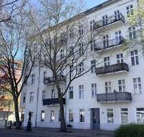 Herrschaftliche Altbauwohnung mit 4 Zimmern und Balkon ideal für Familien oder Paare mit Anspruch - Berlin Moabit