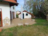 Terrasse und Gartenhaus - 