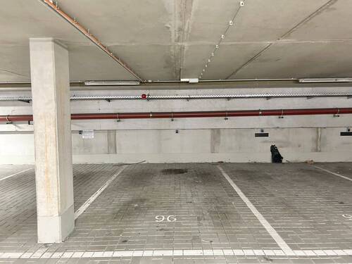 Tiefgaragenstellplatz - 