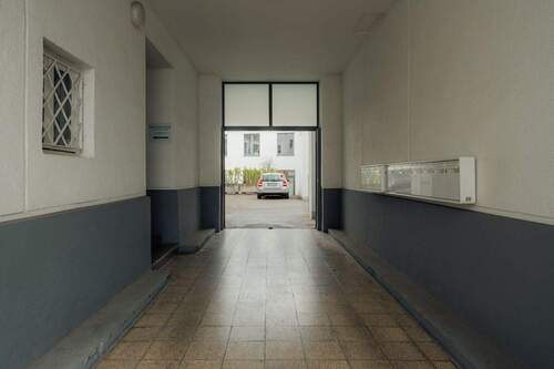 Durchfahrt - Mehrfamilienhaus, Wohnhaus mit 1,59 m&sup2; in Köln zum Kaufen