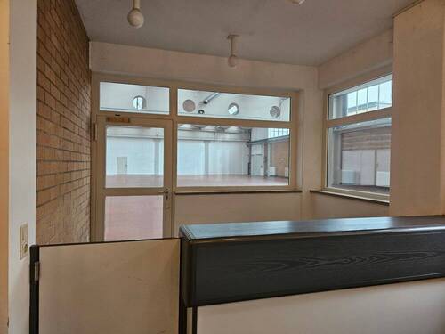 Blick in die Halle - Halle in Ansbach zur Miete