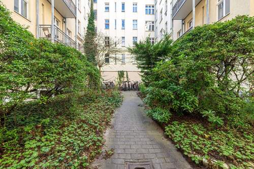 Schön angelegter Innenhof - 