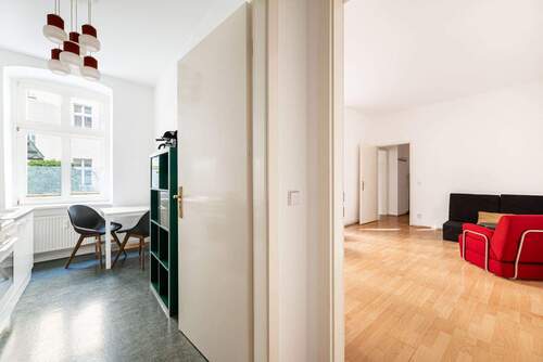 Sichtachse Küche & Wohnzimmer - 2 Zimmer Etagenwohnung in Berlin