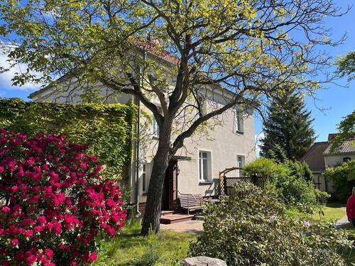 Hofansicht - 8 Zimmer Mehrfamilienhaus, Wohnhaus zum Kaufen in Großräschen