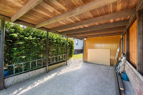 Carport und Garage - 