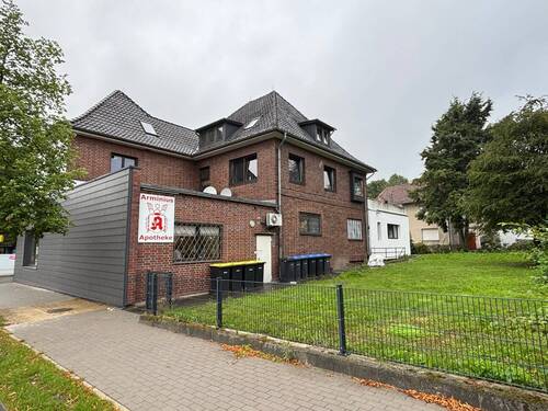 Seiteneingang - 1 Zimmer Mehrfamilienhaus, Wohnhaus in Dörentrup