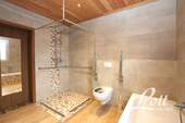 Modernisiertes Badezimmer Erdgeschoss - 