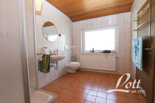 Badezimmer Dachgeschoss - 