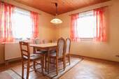 Esszimmer, Erdgeschoss - Mehrfamilienhaus, Wohnhaus mit 140,10 m&sup2; in Hausen zum Kaufen