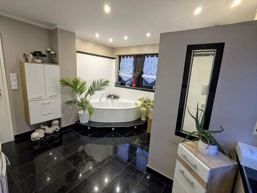 Bad - 4 Zimmer Einfamilienhaus zum Kaufen in Elsdorf