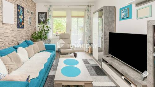 Wohnzimmer 1 - Gepflegte 2-Zimmer-Wohnung mit Loggia und Tageslichtbad im schönen Dresden