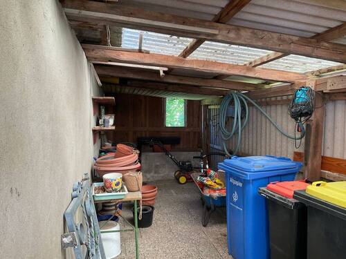 überdachter Abstellbereich - 