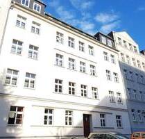 Attraktive 2-Raum-Wohnung mit Einbauküche in einem sanierten Gründerzeithaus, zentrumsnah in Chemnitz