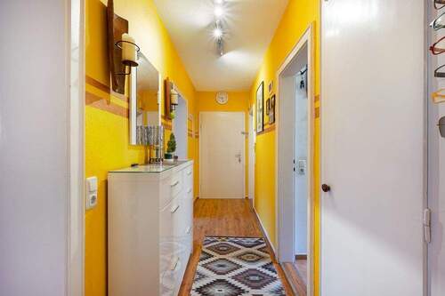 Flur - Etagenwohnung mit 70,00 m&sup2; in Frankfurt am Main zum Kaufen