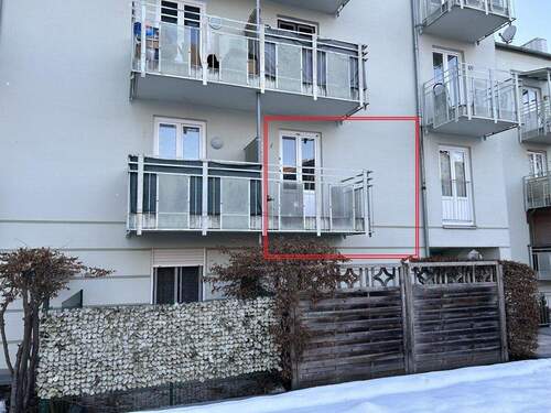 Balkon von Außen - 1 Zimmer Etagenwohnung in Passau