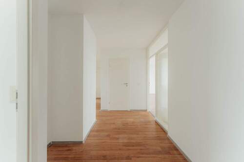 Flur - Bezugsfertige, sanierte Eigentumswohnung in Bensberg