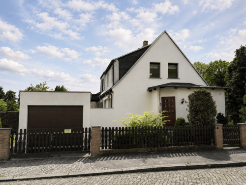 Hausansicht Straßenseite - 3 Zimmer Doppelhaushälfte zum Kaufen in Leipzig