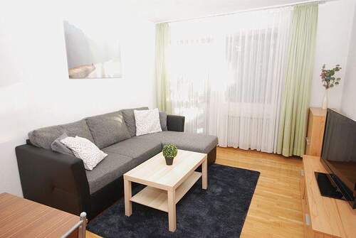 Wohnzimmer - Zwei-Zimmerwohnung in zentraler und ruhiger Lage