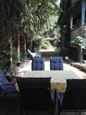 Terrasse mit Sonne und Schatten - 