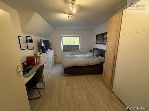 schönes Schlafzimmer - Etagenwohnung mit 88,00 m&sup2; in Delmenhorst zum Kaufen
