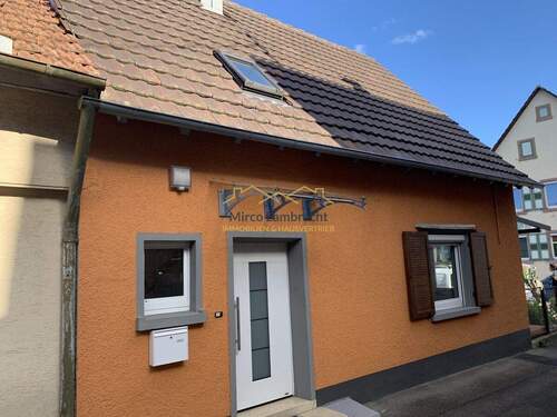 Eingangsbereich - 5 Zimmer Doppelhaushälfte zum Kaufen in Endingen